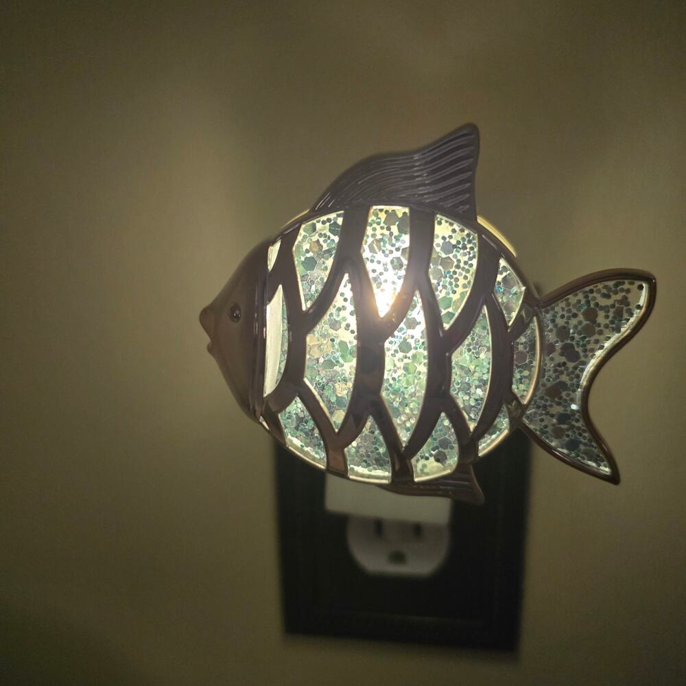Bath & Body Works Wallflowers Glitter Fish Fragrance Plug-In Aqua Blue Silver